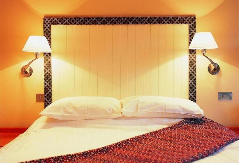 Номер Стандарт, Marwell Hotel   A Bespoke