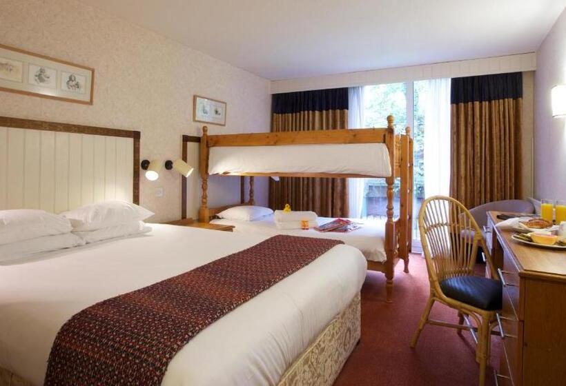 Семейный Номер, Marwell Hotel   A Bespoke