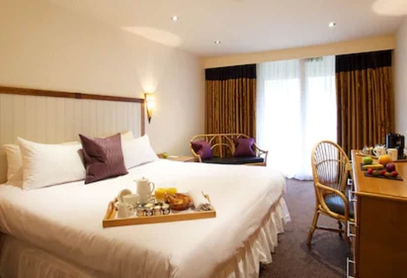 Номер Стандарт, Marwell Hotel   A Bespoke