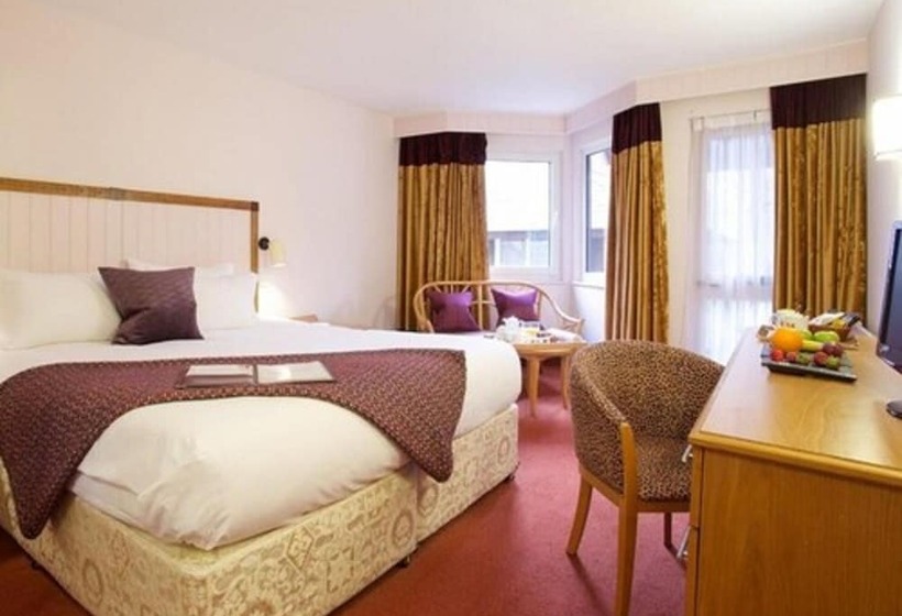 Номер Superior, Marwell Hotel   A Bespoke