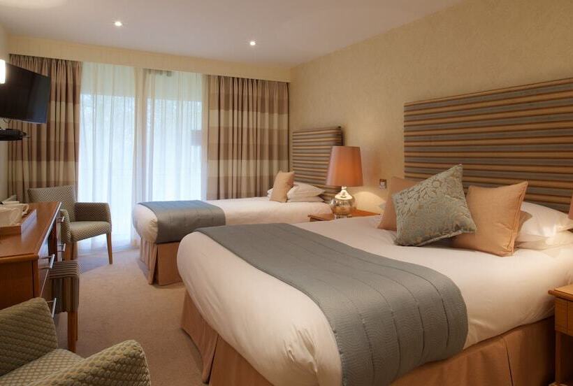 Номер Executive, Marwell Hotel   A Bespoke