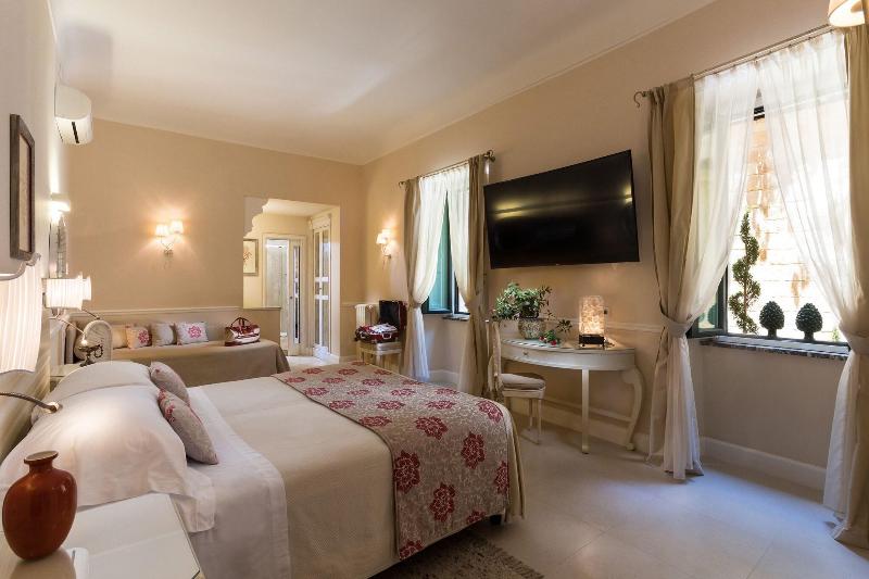 Полулюкс, Middle Eight   Covent Garden   Preferred Hotels And Resorts