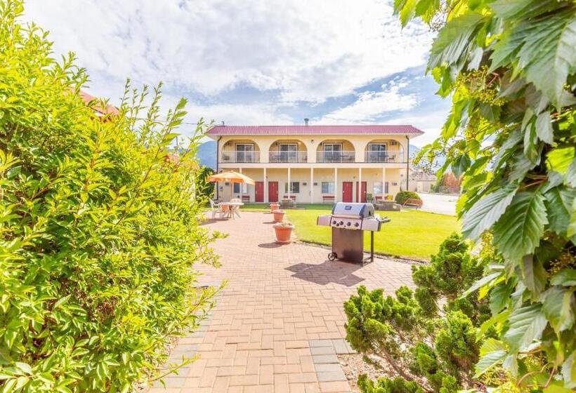 스위트, Westridge Motor Inn