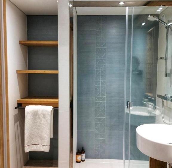 Семейный Номер, Hôtel Les Sherpas