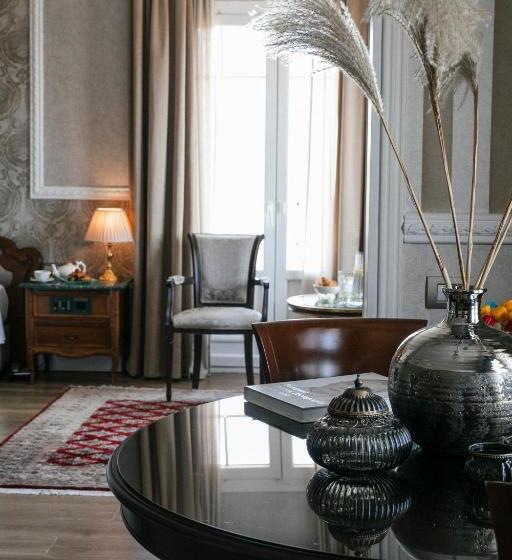جناح رئاسى, Mediterranean Palace