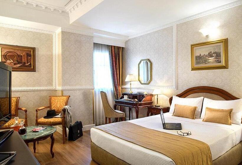 غرفة بريميوم مطلّة علي البحر, Mediterranean Palace