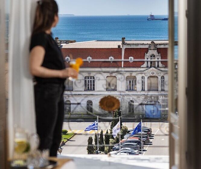 غرفة بريميوم مطلّة علي البحر, Mediterranean Palace