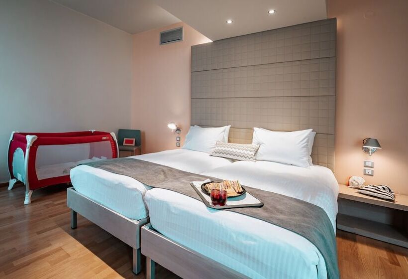 패밀리 룸, Domotel Olympia