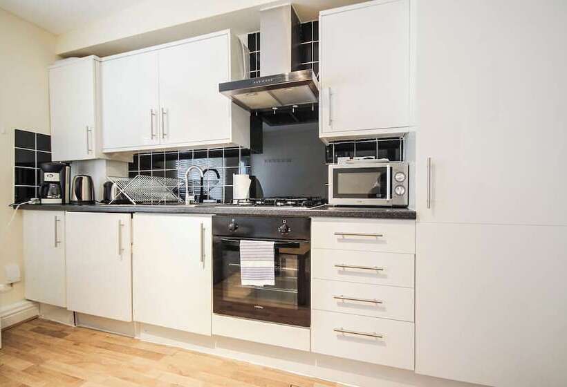 Апартаменты 1 Спальня, Camden Market Apartments