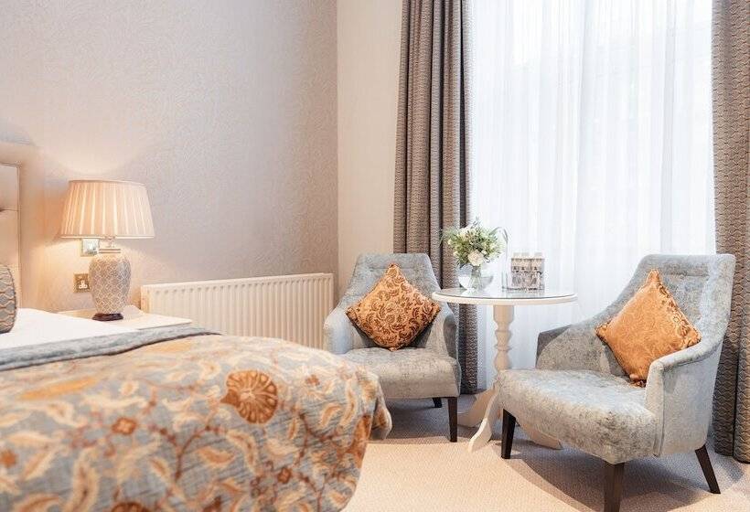 프리미엄 트리플 룸, Imperial Hotel Cork City