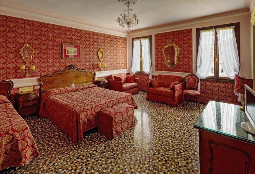 سوئیت جونیور با چشم‌انداز, Antica Locanda Sturion Residenza D Epoca
