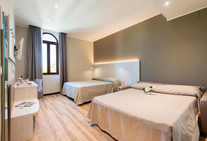 Четырехместный Номер Deluxe, Regent   In Pieno Centro