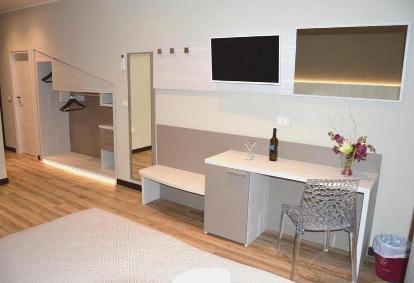Четырехместный Номер Deluxe, Regent   In Pieno Centro