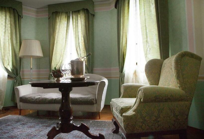 Полулюкс, Villa Stucky