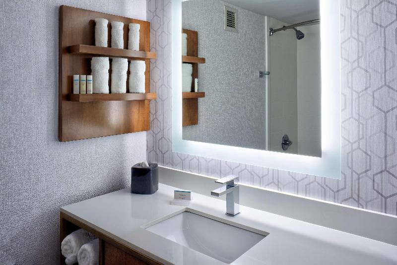 اتاق لوکس, Jr Hotel Clement Tokushima