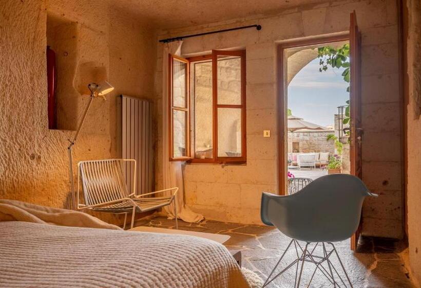 Номер Стандарт, Serinn House