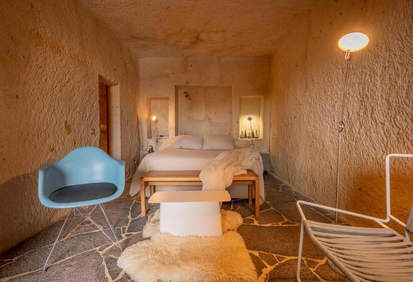 Номер Стандарт, Serinn House