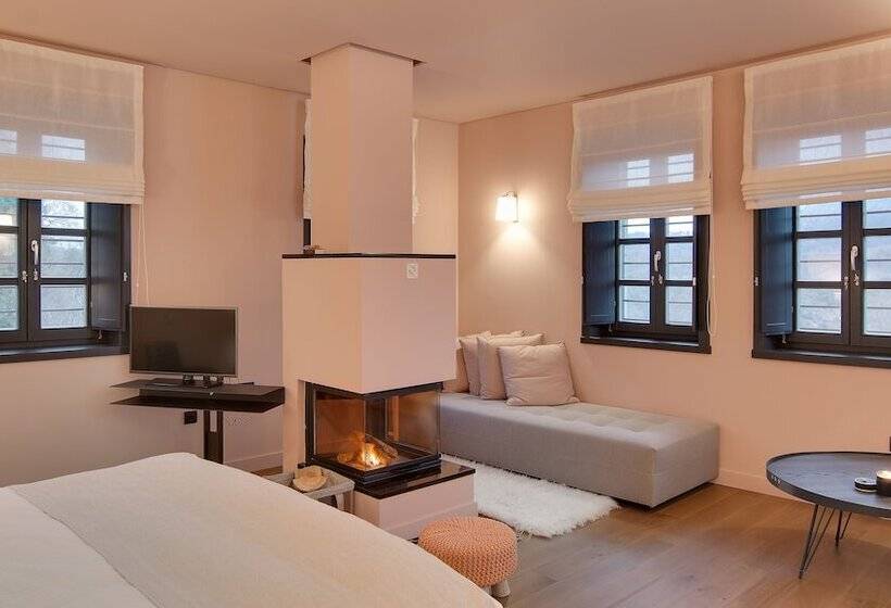 Полулюкс, Kores Boutique Hotel & Spa