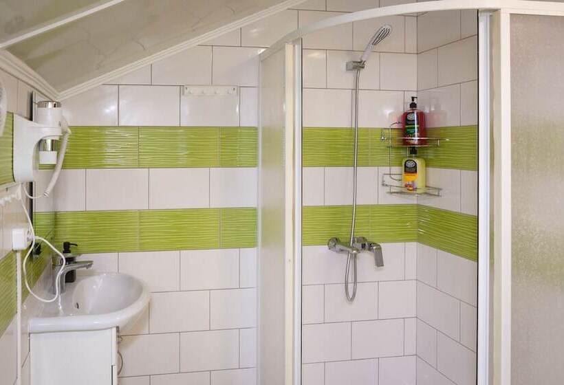 标准工作室, Hostel Vishnya