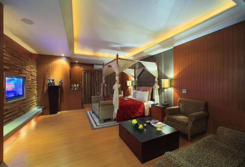 اتاق استاندارد با وان آب گرم, Roman Vacation Motel