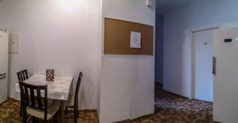 اتاق راحتی سه تخته, Villa Kadriorg Hostel