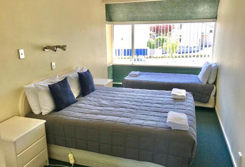 Семейный Номер Вид на Сад, Tui Oaks Motel