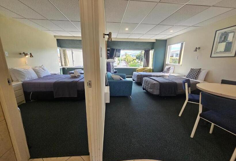 Семейный Номер Вид на Сад, Tui Oaks Motel