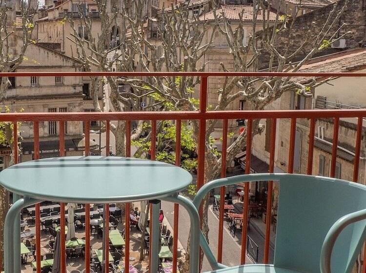 اتاق خانوادگی, Hôtel Voltaire