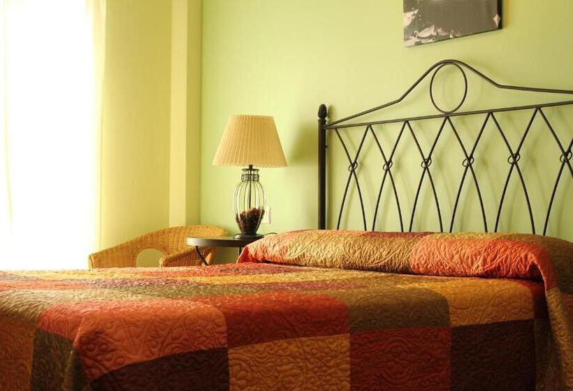 Семейный Номер, Hostal Zaguan