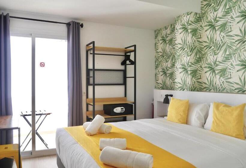 带阳台的豪华间, Nanit Rooms Ibiza Hostal