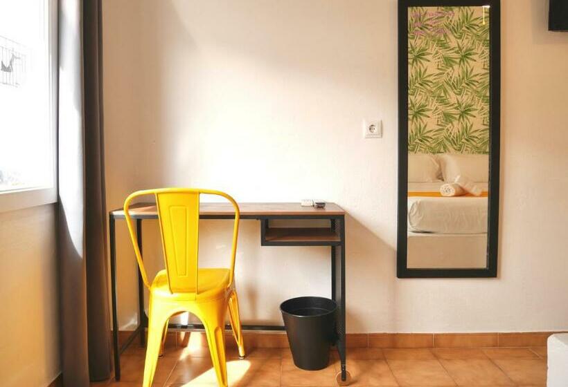 标准间, Nanit Rooms Ibiza Hostal