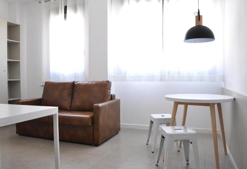 패밀리 스튜디오, Residencia Universitaria Tarragona Mediterrani