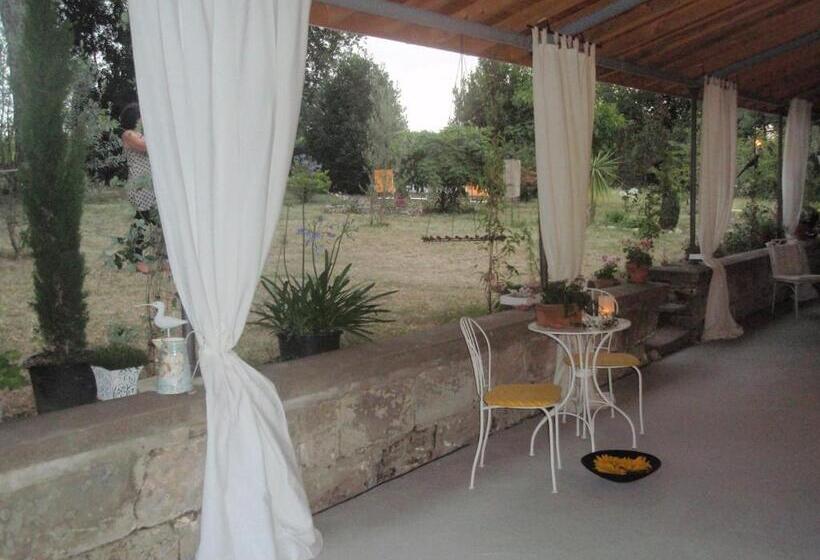 Номер Стандарт Вид на Сад, Domaine Mongiron