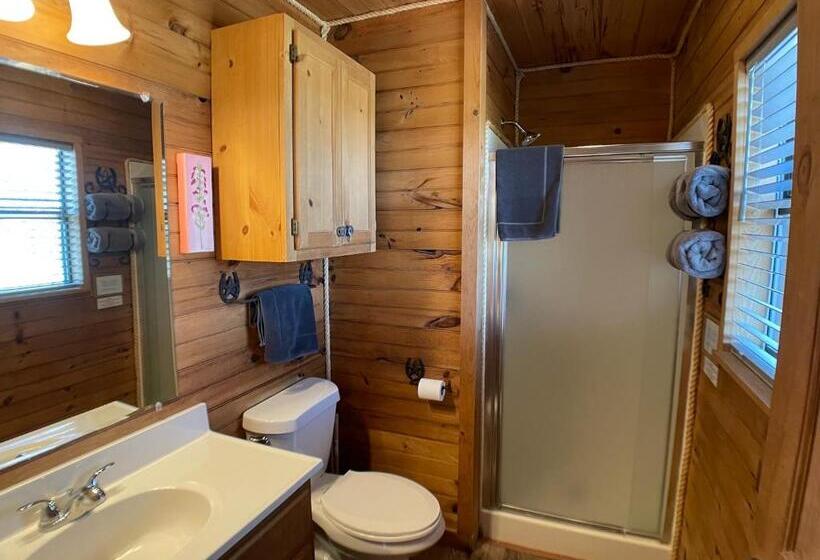 کلبه سوپریور, Walnut Canyon Cabins