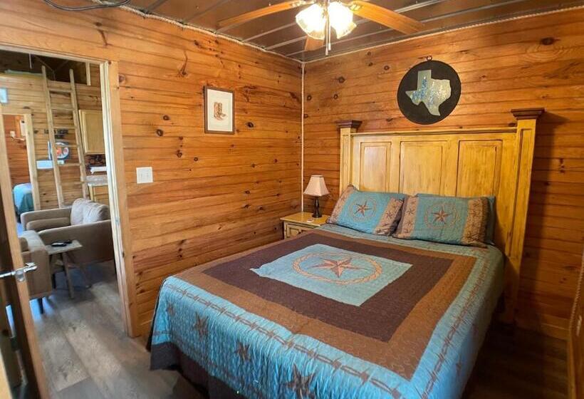 کلبه سوپریور, Walnut Canyon Cabins