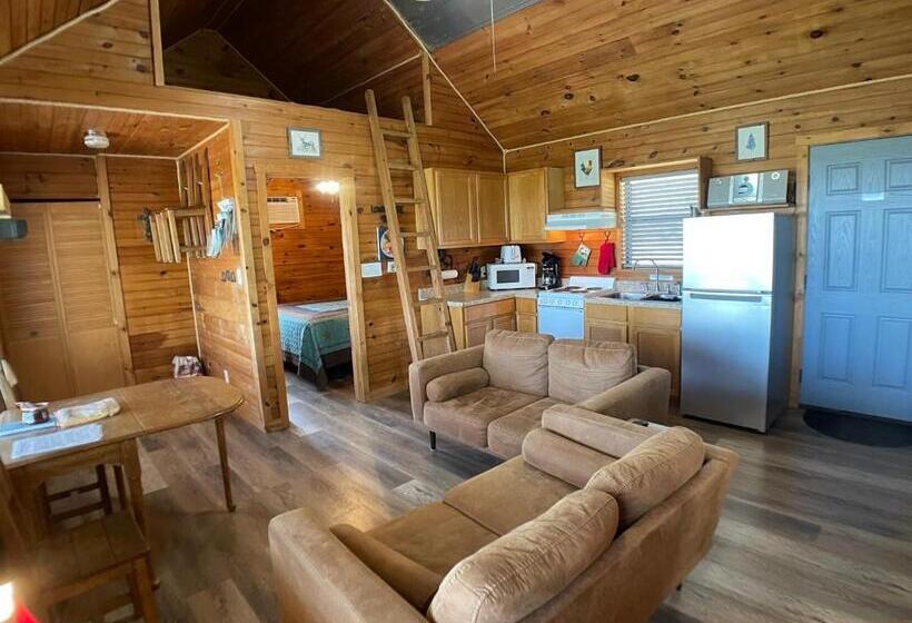 کلبه سوپریور, Walnut Canyon Cabins