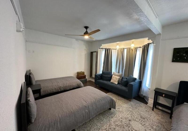 اتاق استاندارد چهارنفره با سرویس بهداشتی مشترک, Hayes Valley Inn