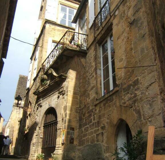 Номер Стандарт, La Maison Du Notaire Royal