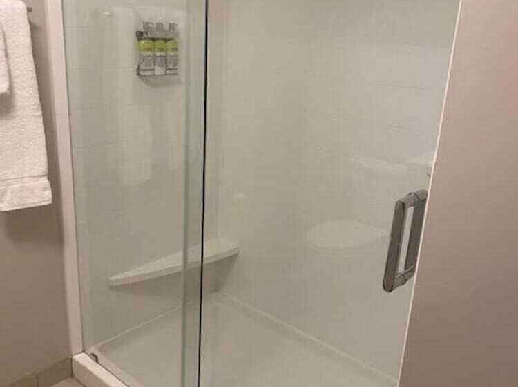 스탠다드 룸, Holiday Inn Express & Suites Warrensburg North, An Ihg