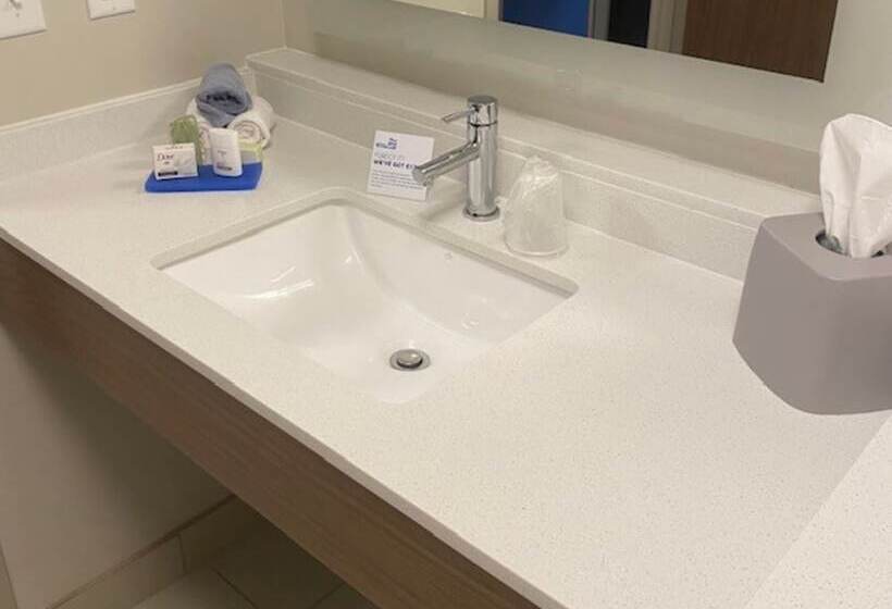 장애인을 위한 스위트, Holiday Inn Express & Suites Warrensburg North, An Ihg