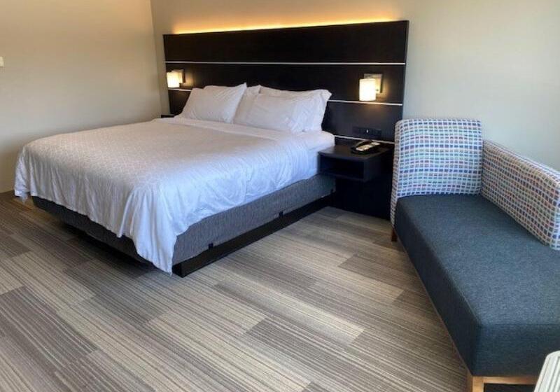 장애인을 위한 스탠다드 룸, Holiday Inn Express & Suites Warrensburg North, An Ihg
