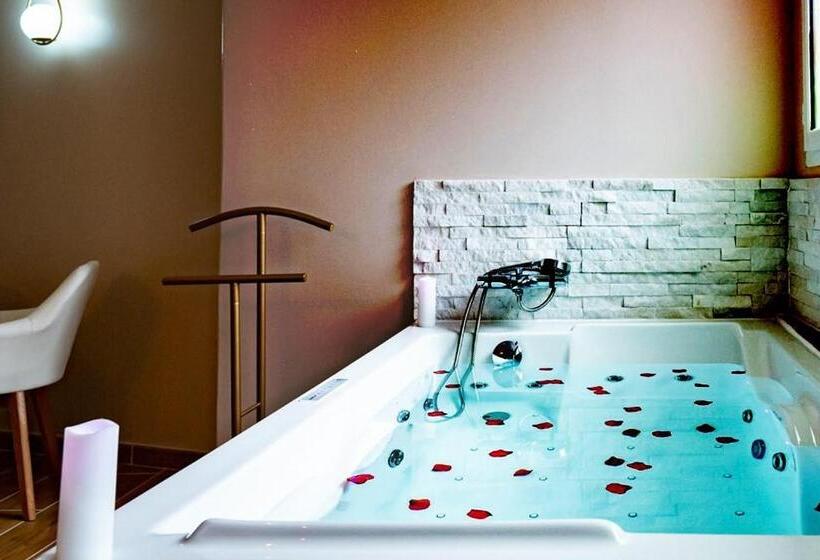 استودیوی استاندارد, Studio Romantique Jacuzzi Ou Spa Balneo Privatif Et Jardin Au Temps Des Cerises La Ciotat