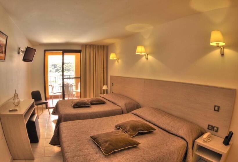 Четырехместный Номер Стандарт Вид на Море, Hôtel Le Romantique