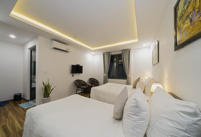 اتاق سه نفره دلوکس با چشم‌انداز استخر, The Nam An Villa Hoi An