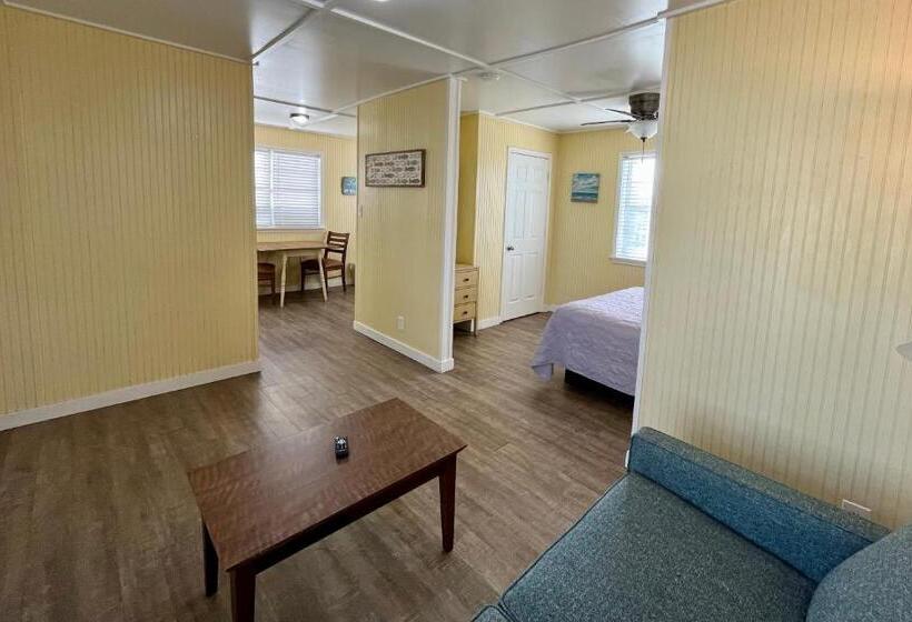 带大床的套房, Seashell Village Resort Near The Beach With Kitchens