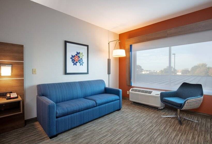 Люкс, Holiday Inn Express & Suites   Beloit, An Ihg
