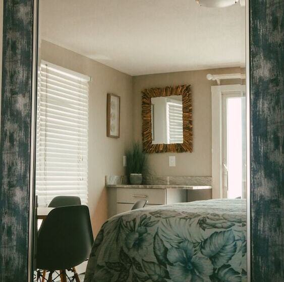 اتاق لوکس با چشم‌انداز دریا, Atlantic Motel