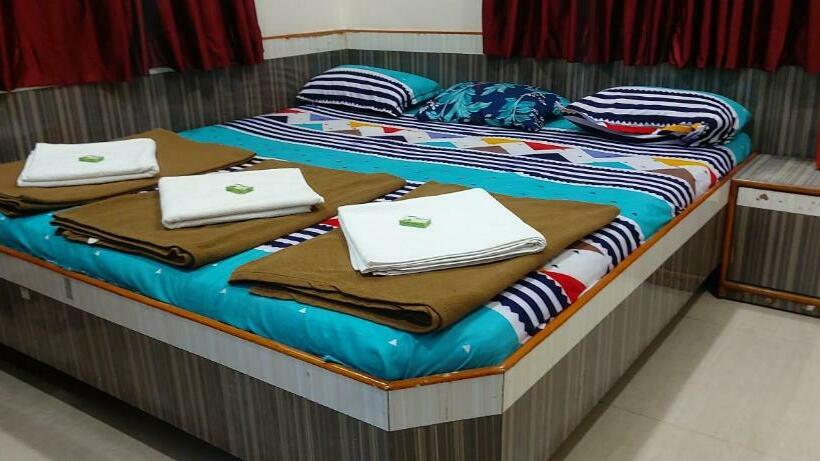 Трехместный Номер Базовый, Sai Raghunandan Guest House