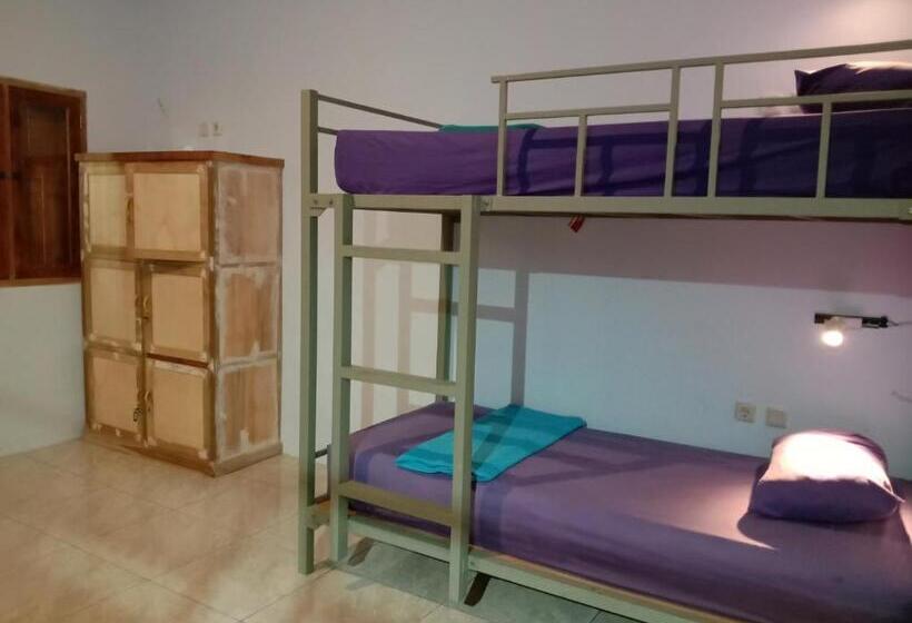 Кровать в Общей Комнате, Sentul Hostel