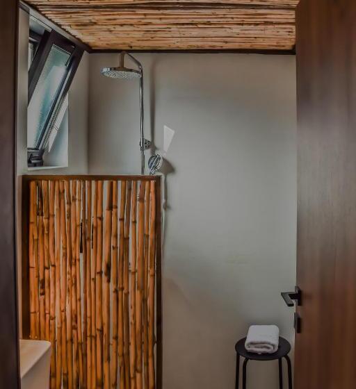 Номер Superior Вид на Бассейн, Kanso Rooms